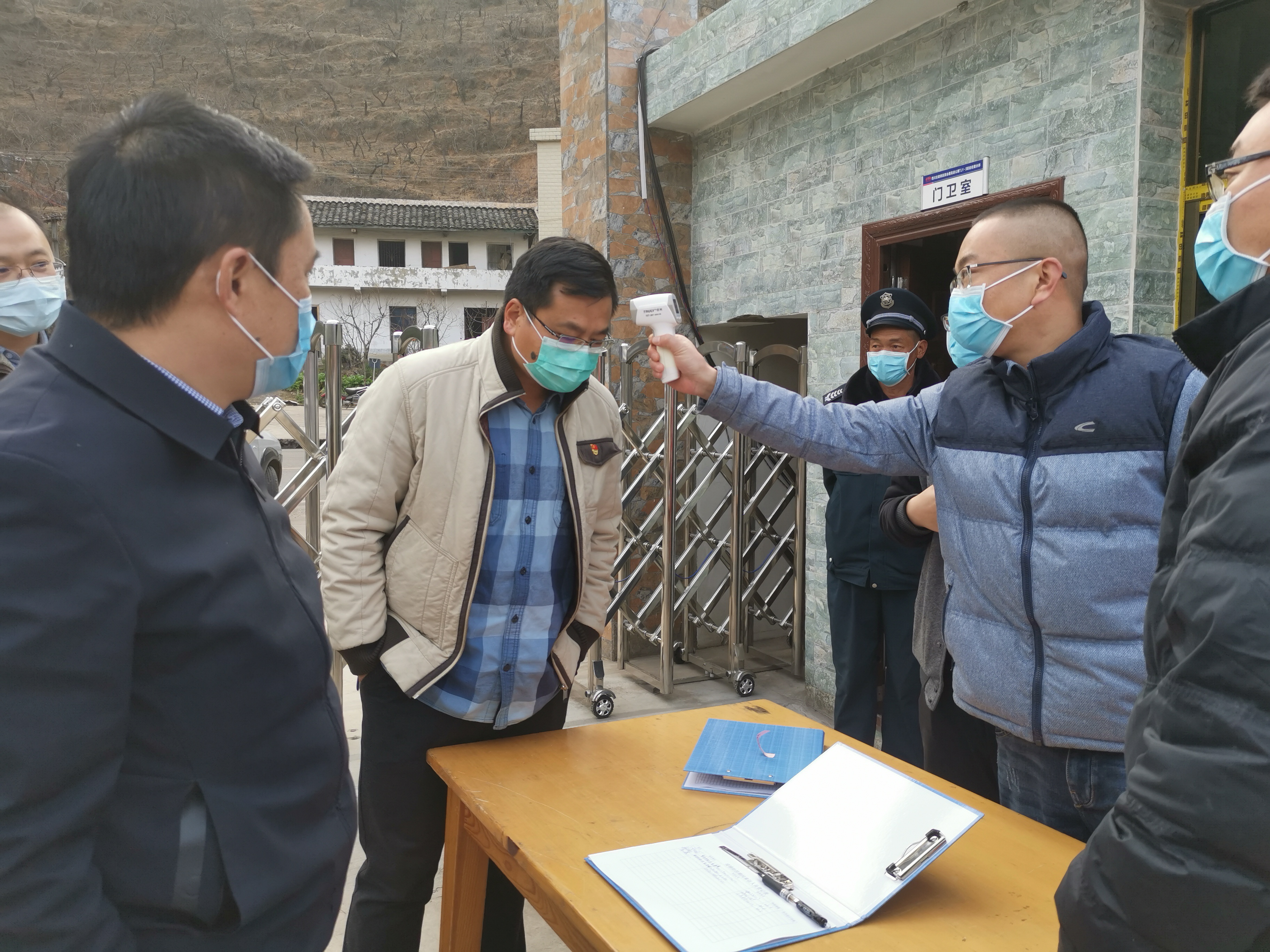 涼山州副州長肖春赴德會高速項目駐地 視察疫情防控及復工工作